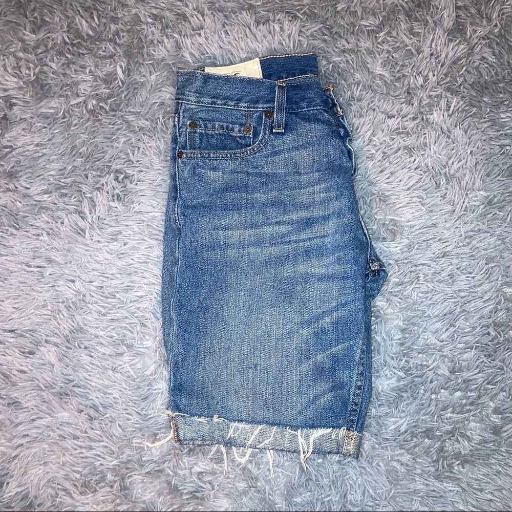 Medium Wash Bermuda “Hollister” Shorts